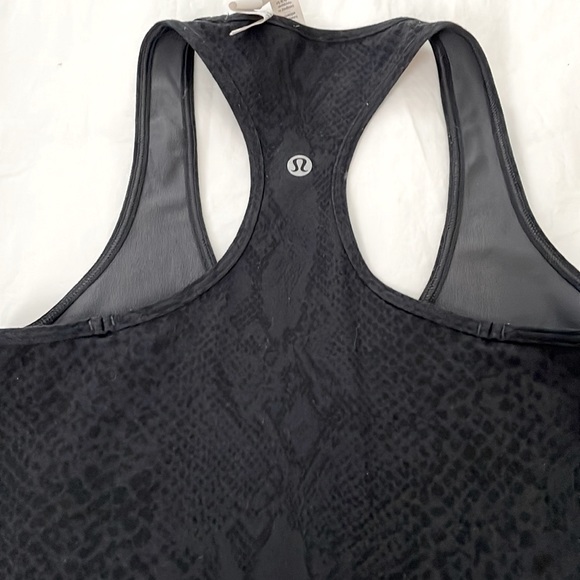Women’s Lululemon tank top - Picture 3 of 4